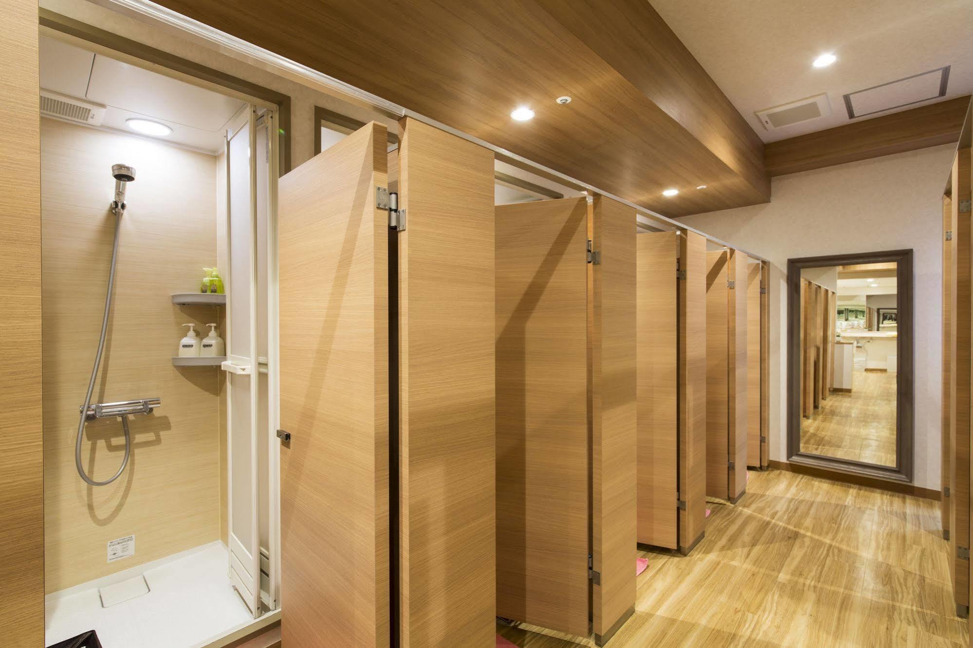 Shinjuku Kuyakusho-Mae Capsule Hotel Tokyo Exterior photo