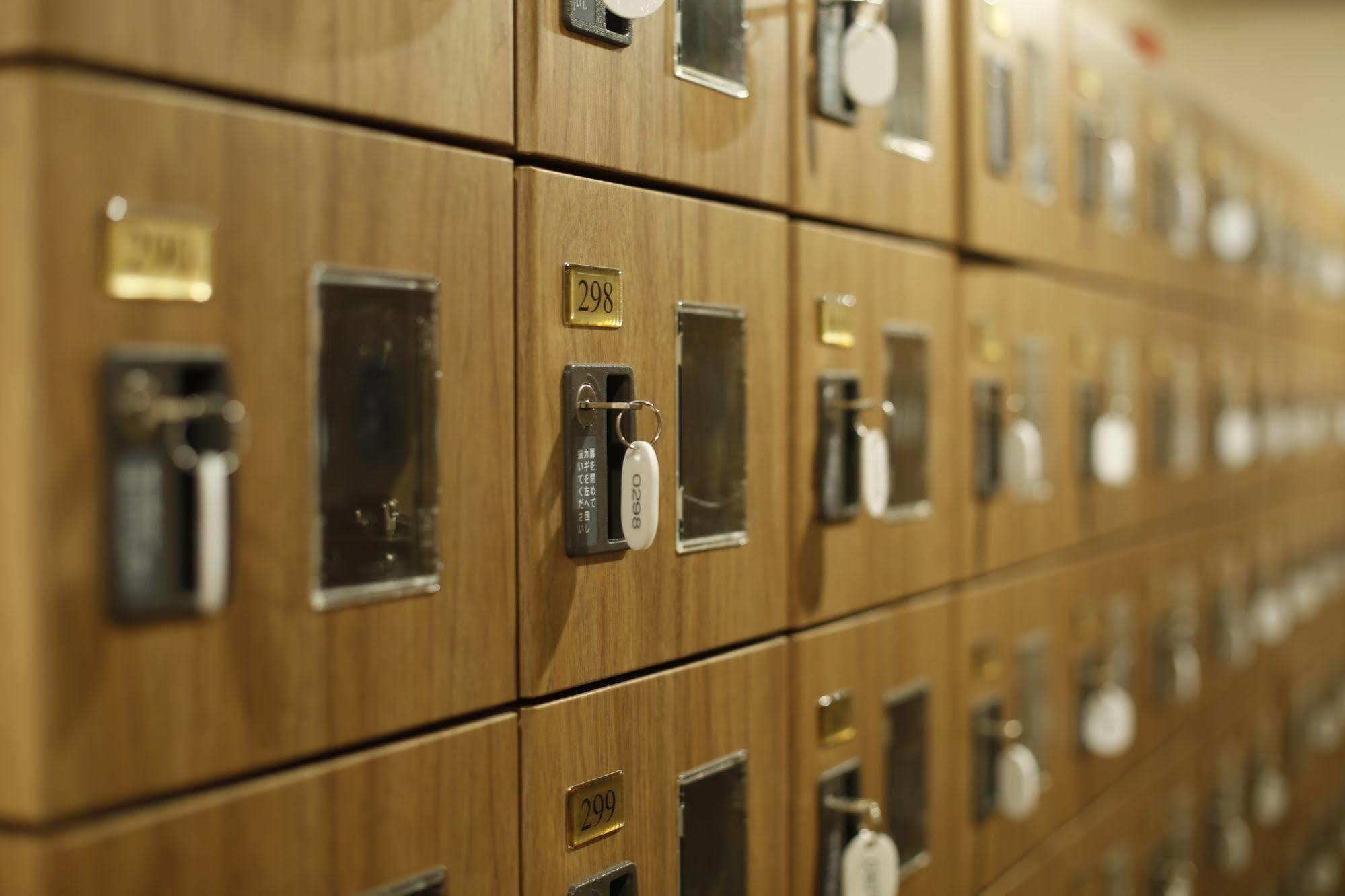 Shinjuku Kuyakusho-Mae Capsule Hotel Tokyo Exterior photo
