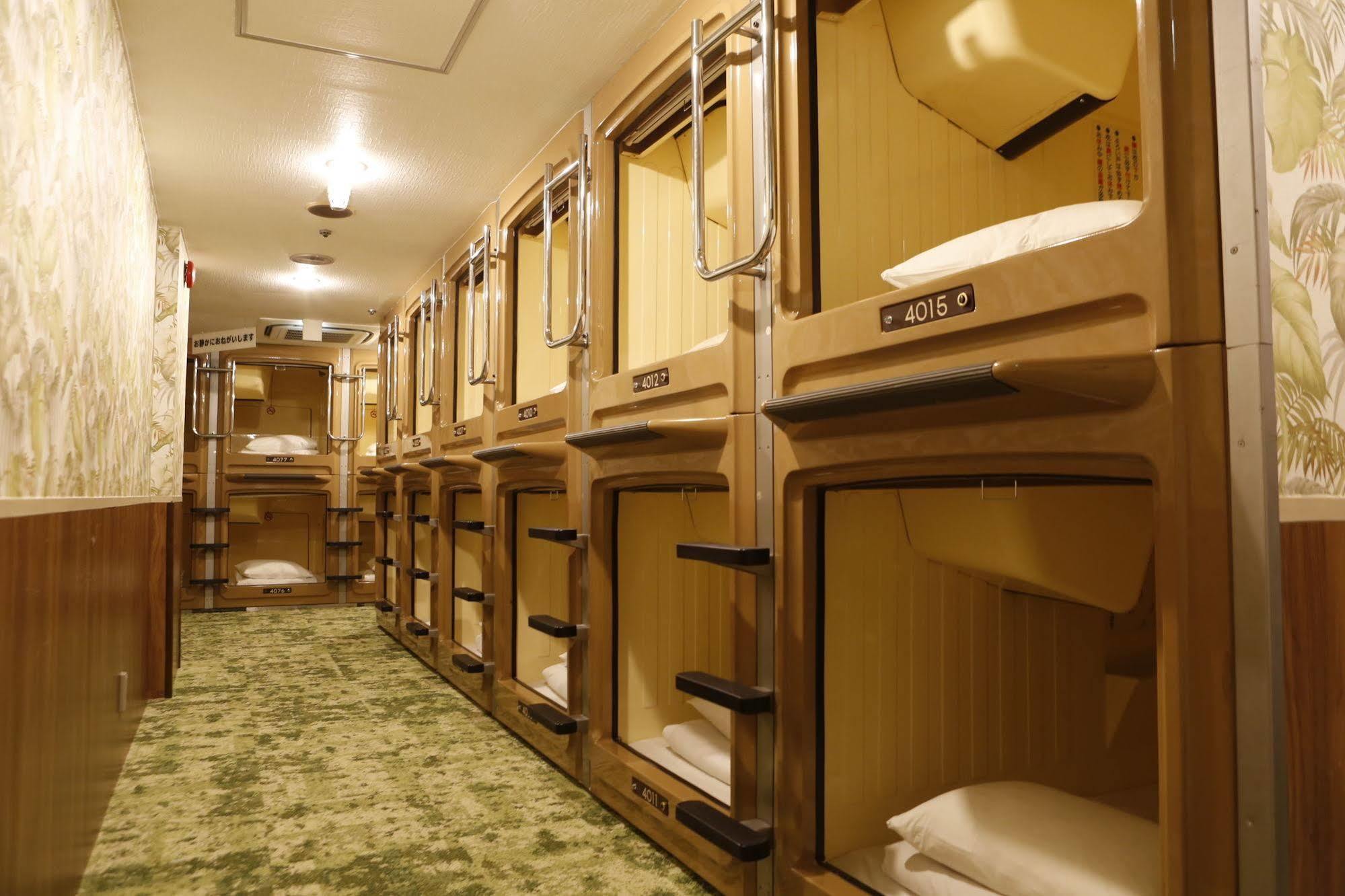 Shinjuku Kuyakusho-Mae Capsule Hotel Tokyo Exterior photo