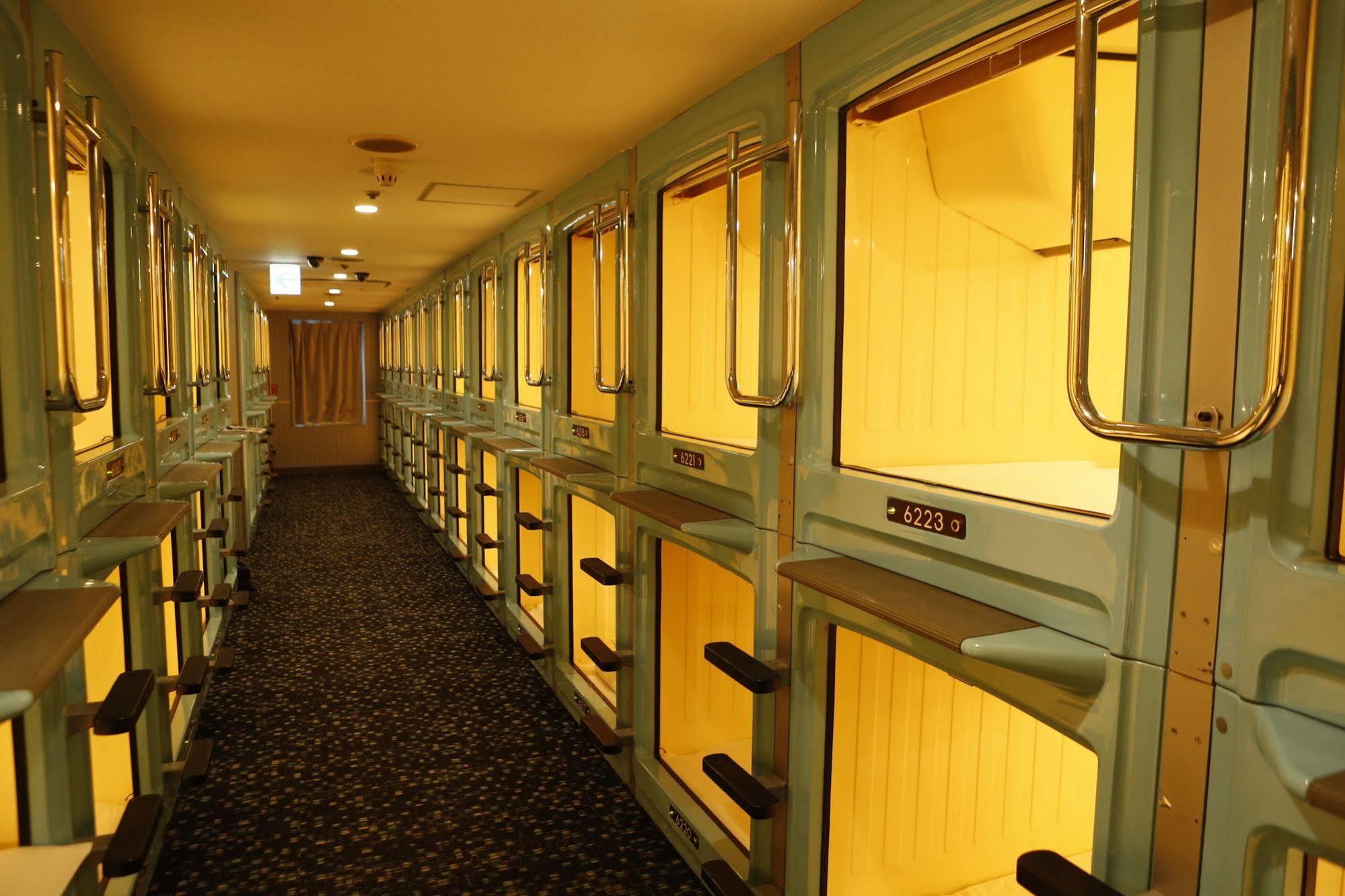 Shinjuku Kuyakusho-Mae Capsule Hotel Tokyo Exterior photo