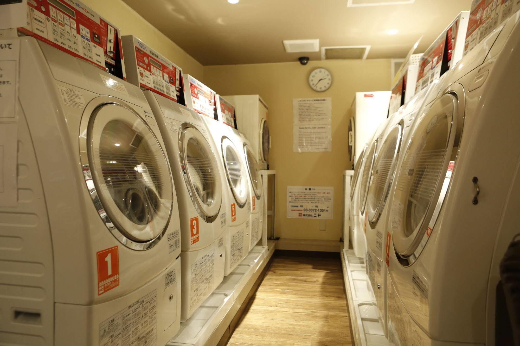 Shinjuku Kuyakusho-Mae Capsule Hotel Tokyo Exterior photo