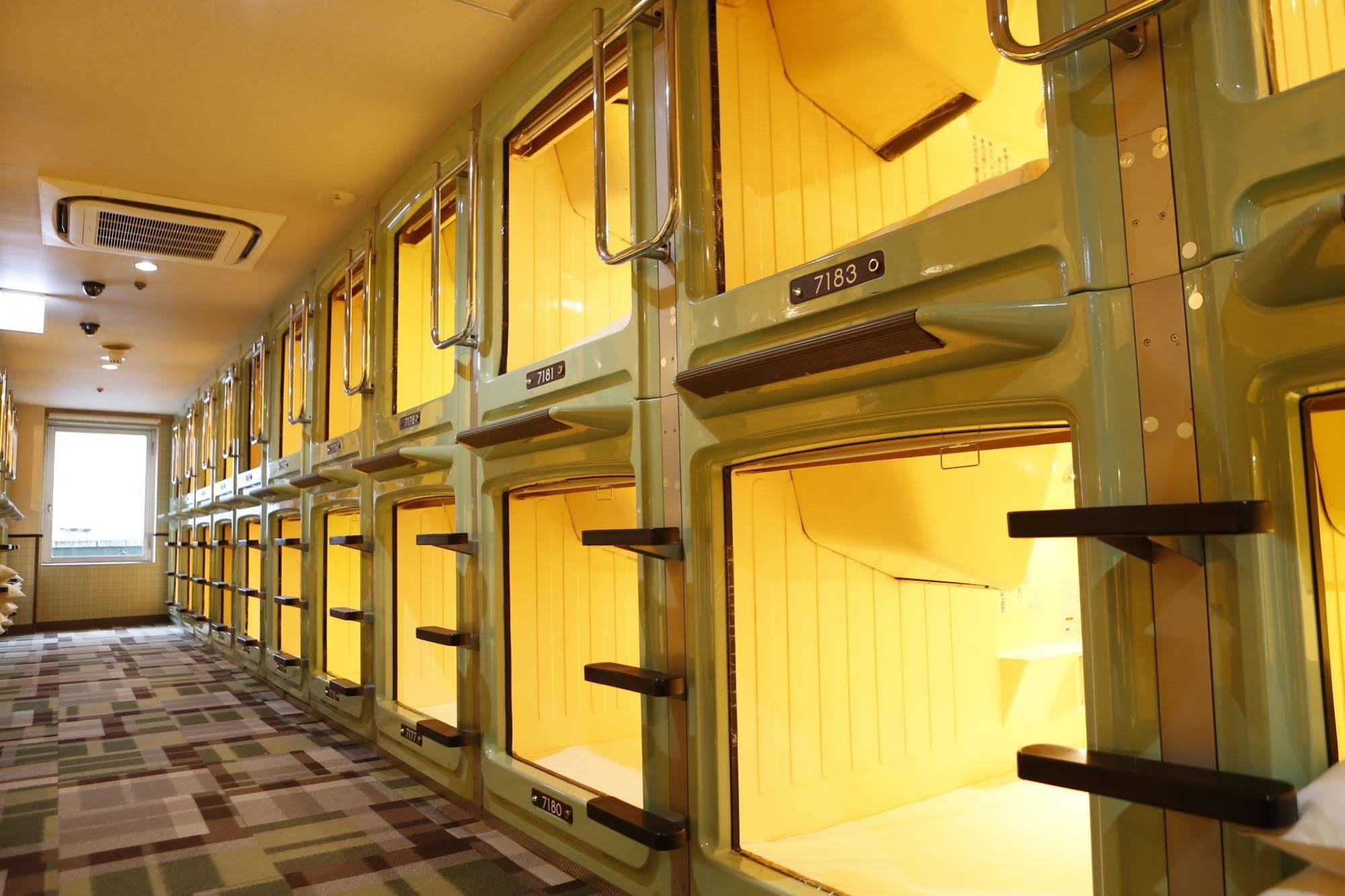 Shinjuku Kuyakusho-Mae Capsule Hotel Tokyo Exterior photo